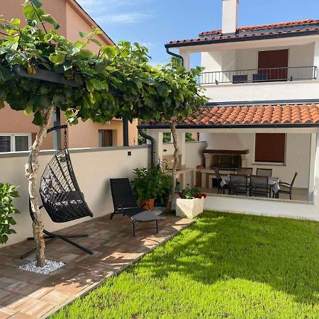Family Beach Apartments Peroj Zewnętrze zdjęcie