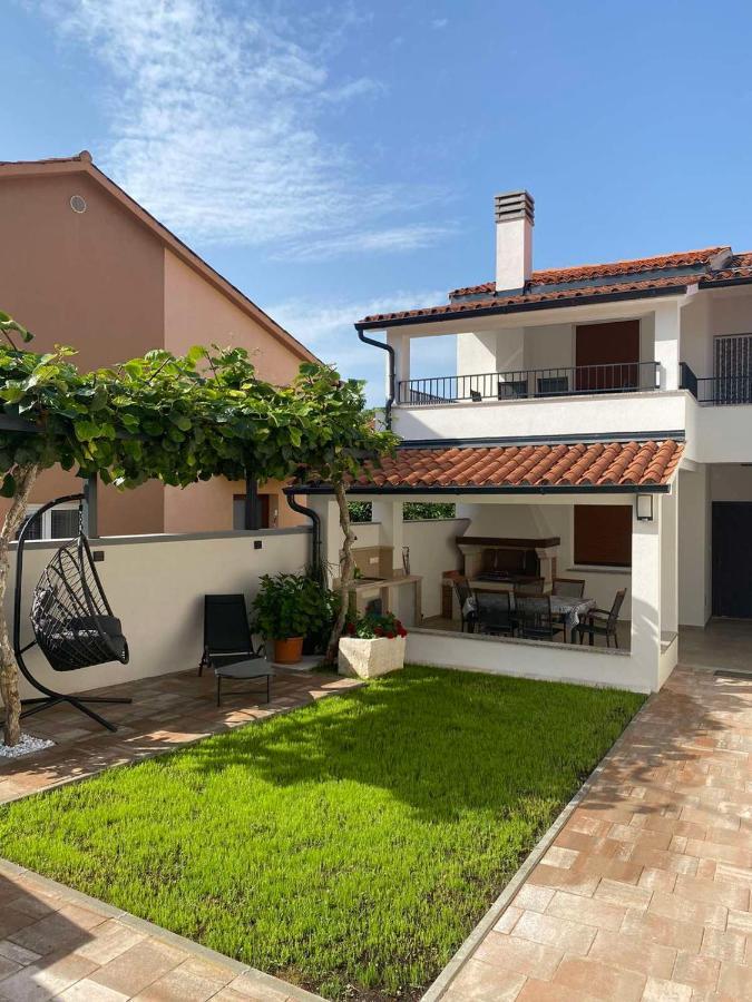 Family Beach Apartments Peroj Zewnętrze zdjęcie
