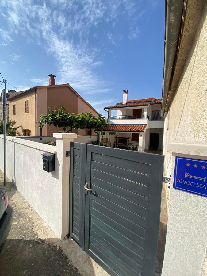 Family Beach Apartments Peroj Zewnętrze zdjęcie