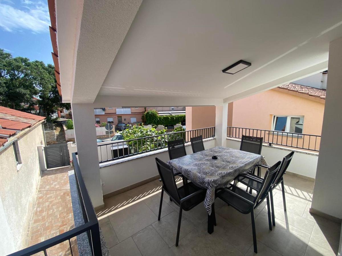 Family Beach Apartments Peroj Zewnętrze zdjęcie
