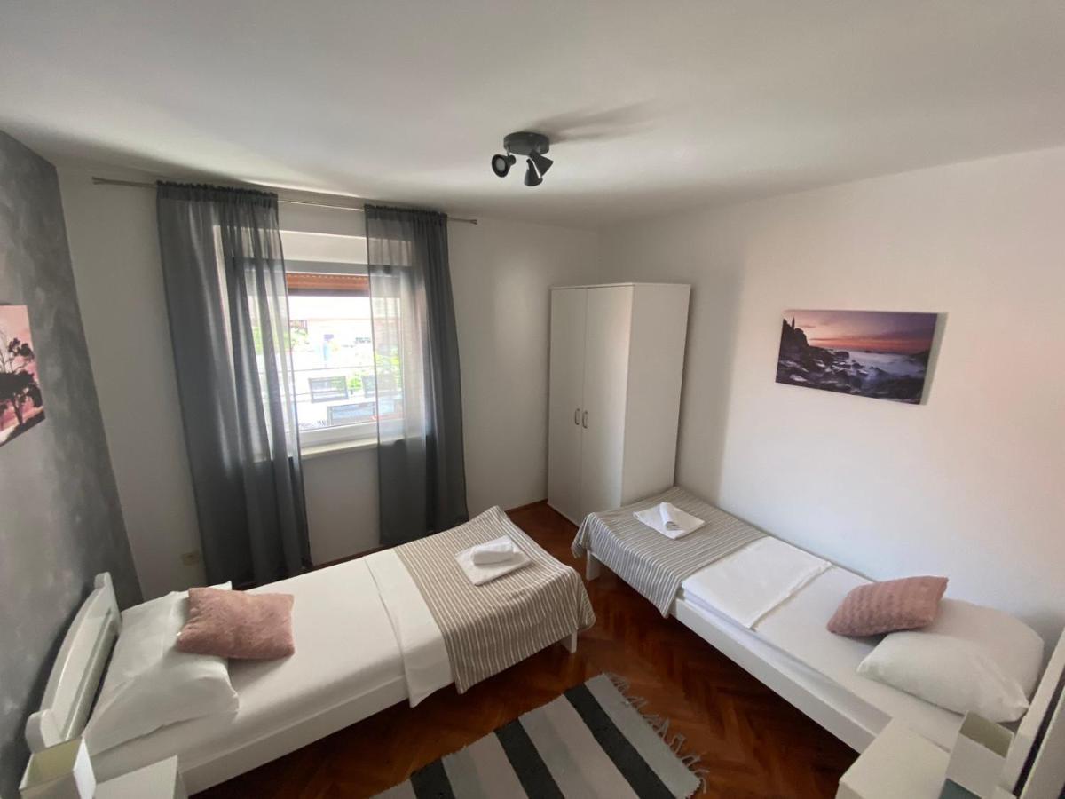 Family Beach Apartments Peroj Zewnętrze zdjęcie