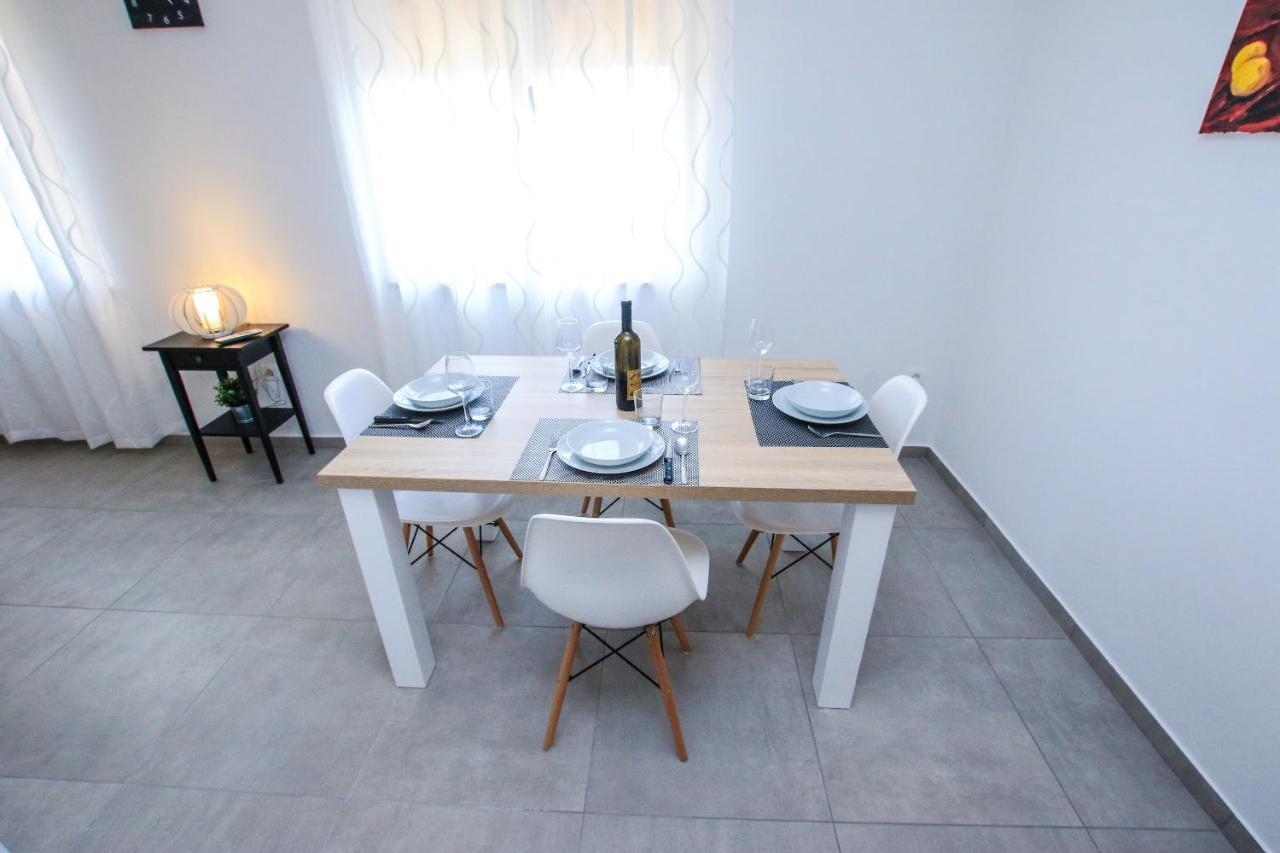 Family Beach Apartments Peroj Zewnętrze zdjęcie