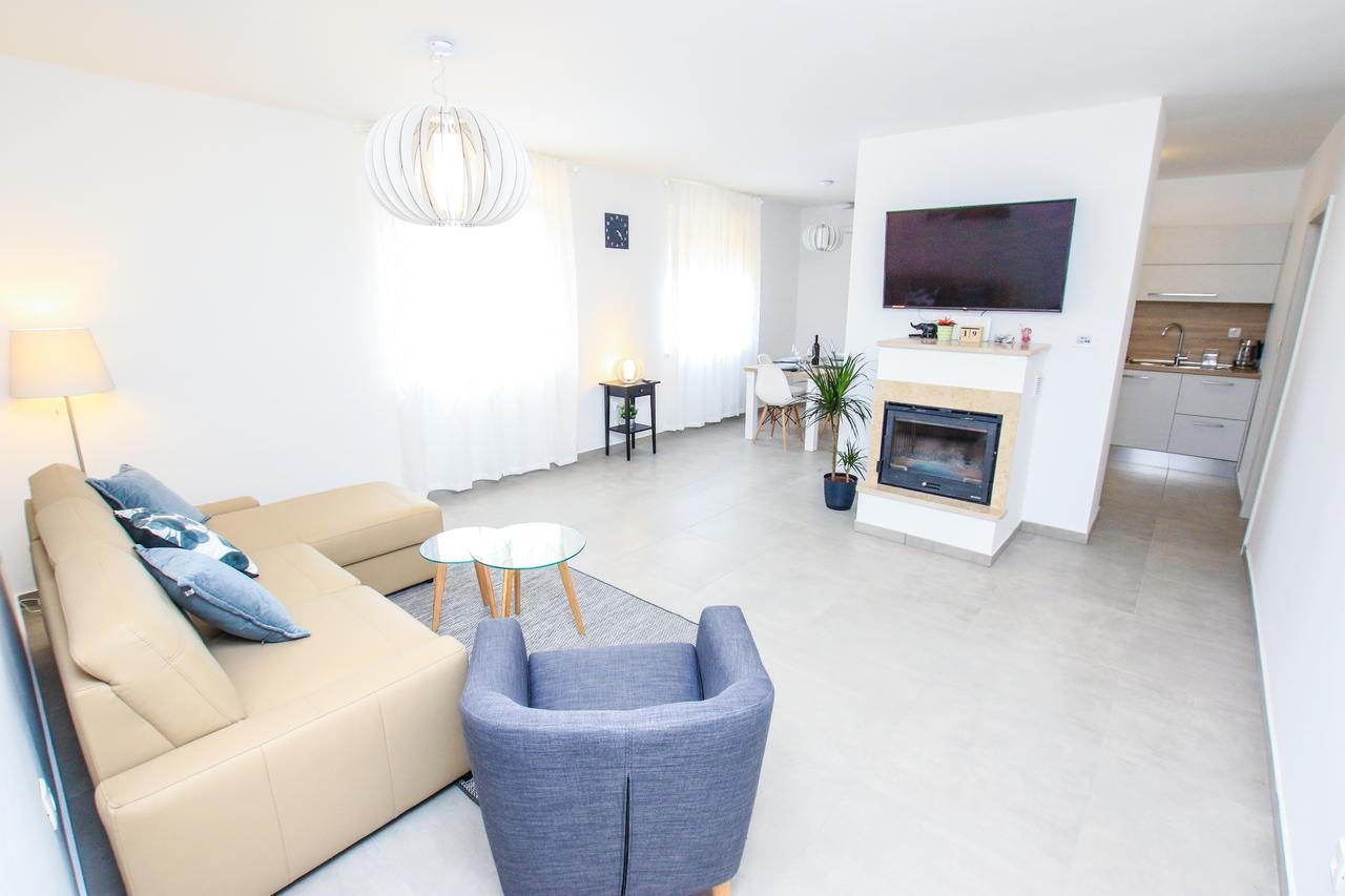 Family Beach Apartments Peroj Zewnętrze zdjęcie