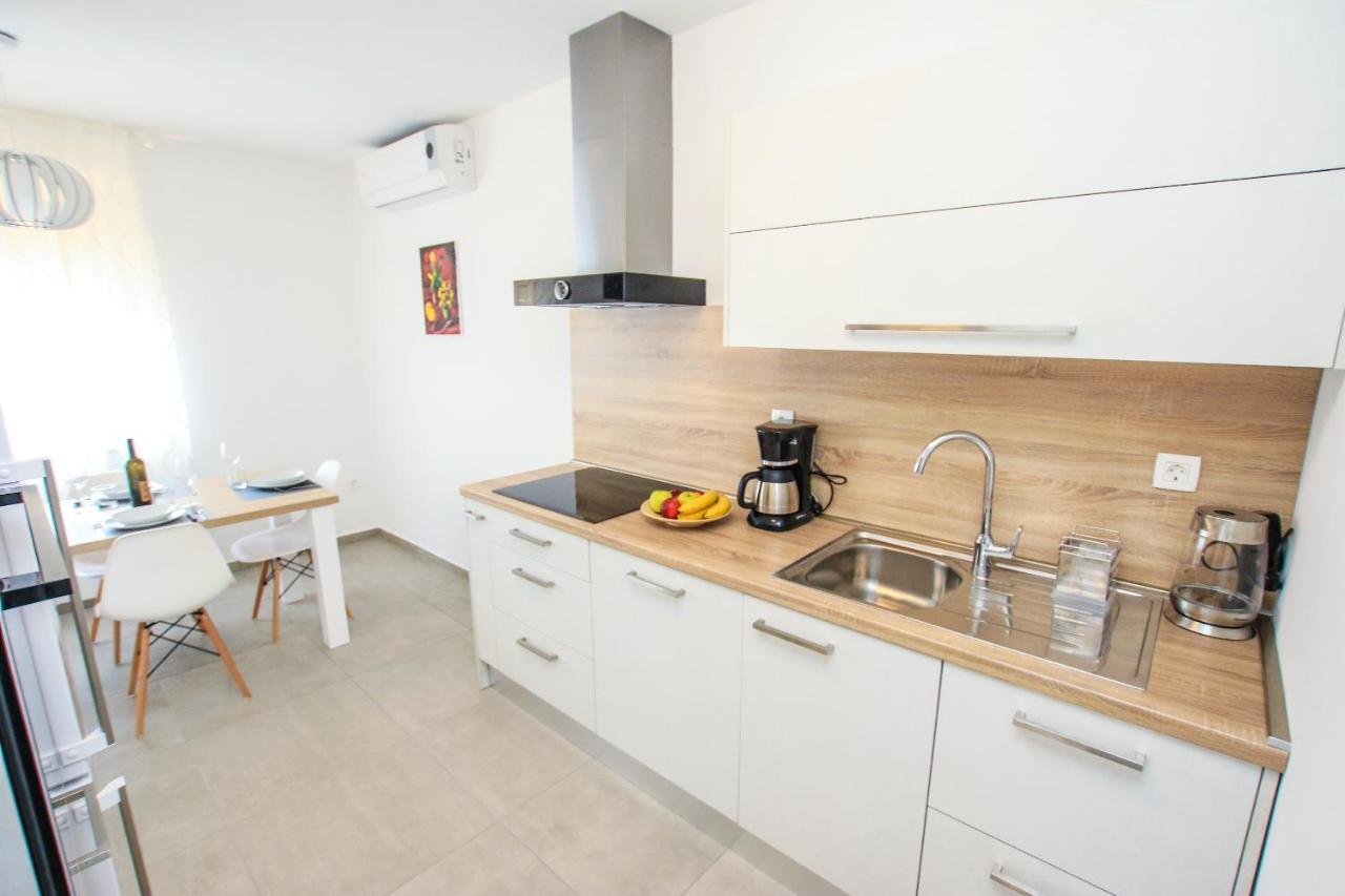 Family Beach Apartments Peroj Zewnętrze zdjęcie