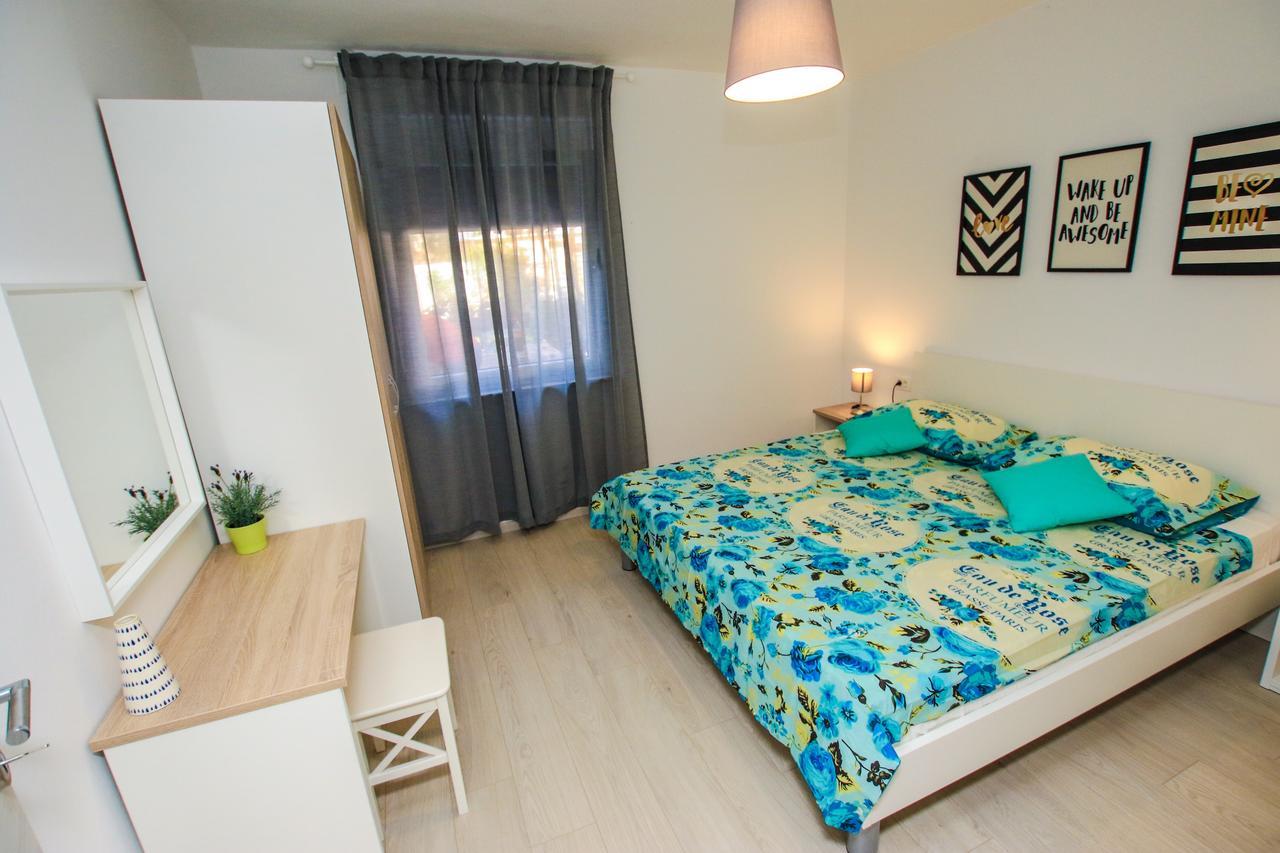 Family Beach Apartments Peroj Zewnętrze zdjęcie