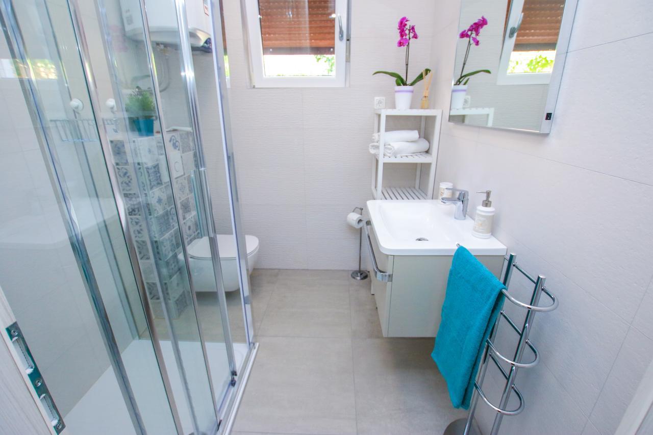 Family Beach Apartments Peroj Zewnętrze zdjęcie