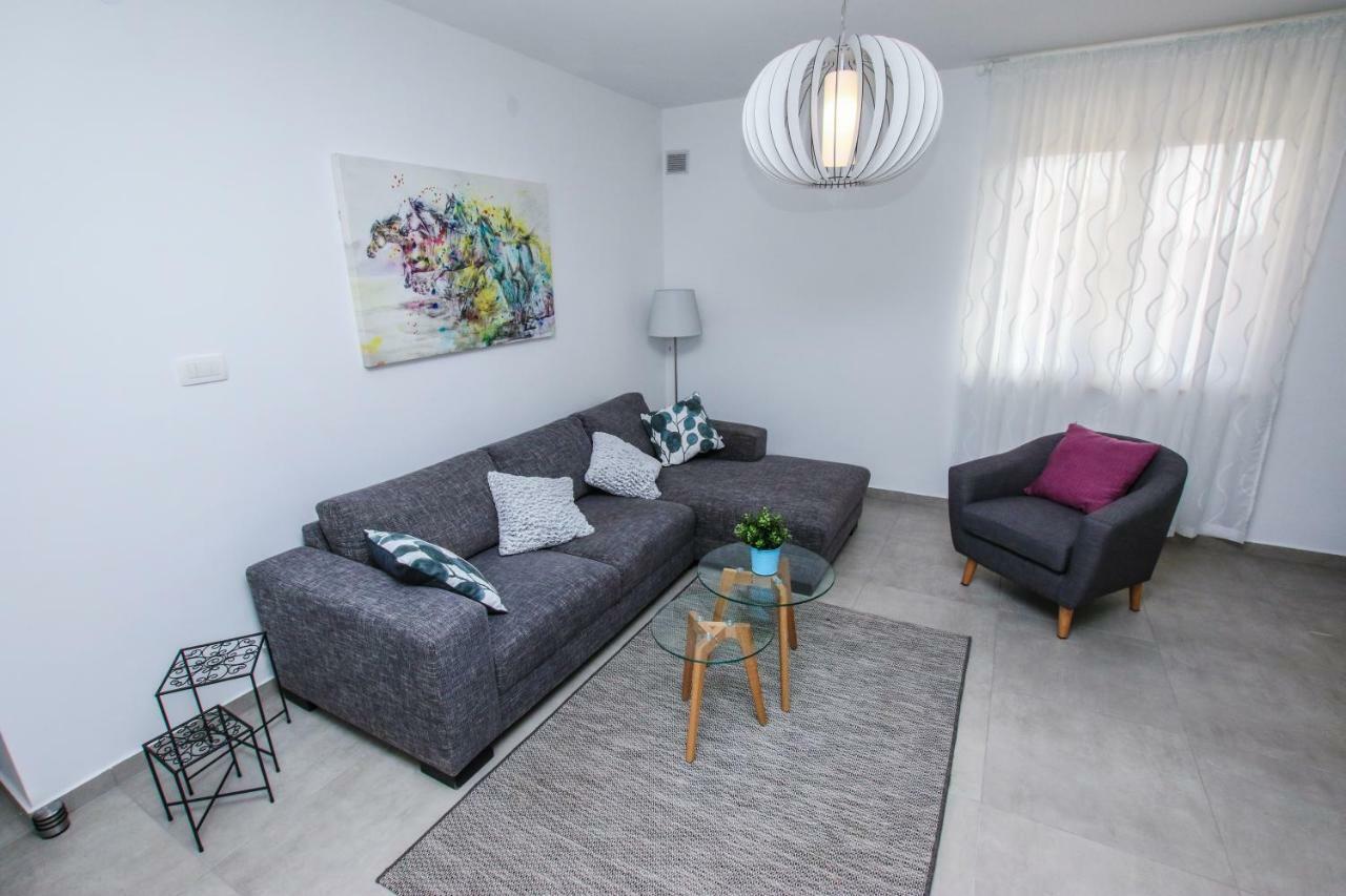 Family Beach Apartments Peroj Zewnętrze zdjęcie